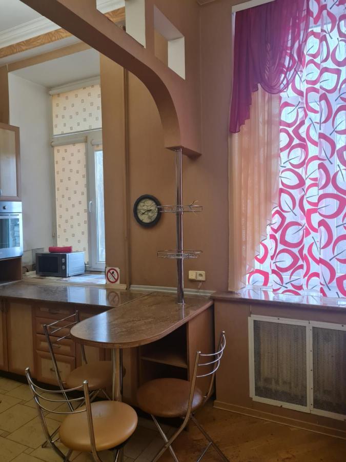 Апартаменты Центр, Євгена Коновальця, 3 Луцк Экстерьер фото