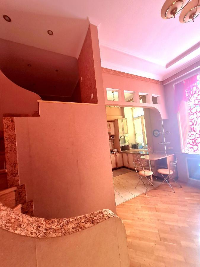 Апартаменты Центр, Євгена Коновальця, 3 Луцк Экстерьер фото